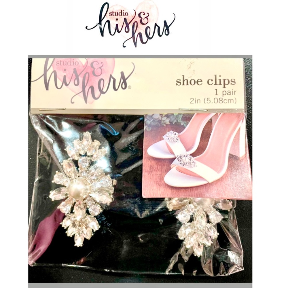 STUDIO HIS AND HERS Floral rhinestone 1pair Shoe Clips size 2in NWT - Picture 2 of 4